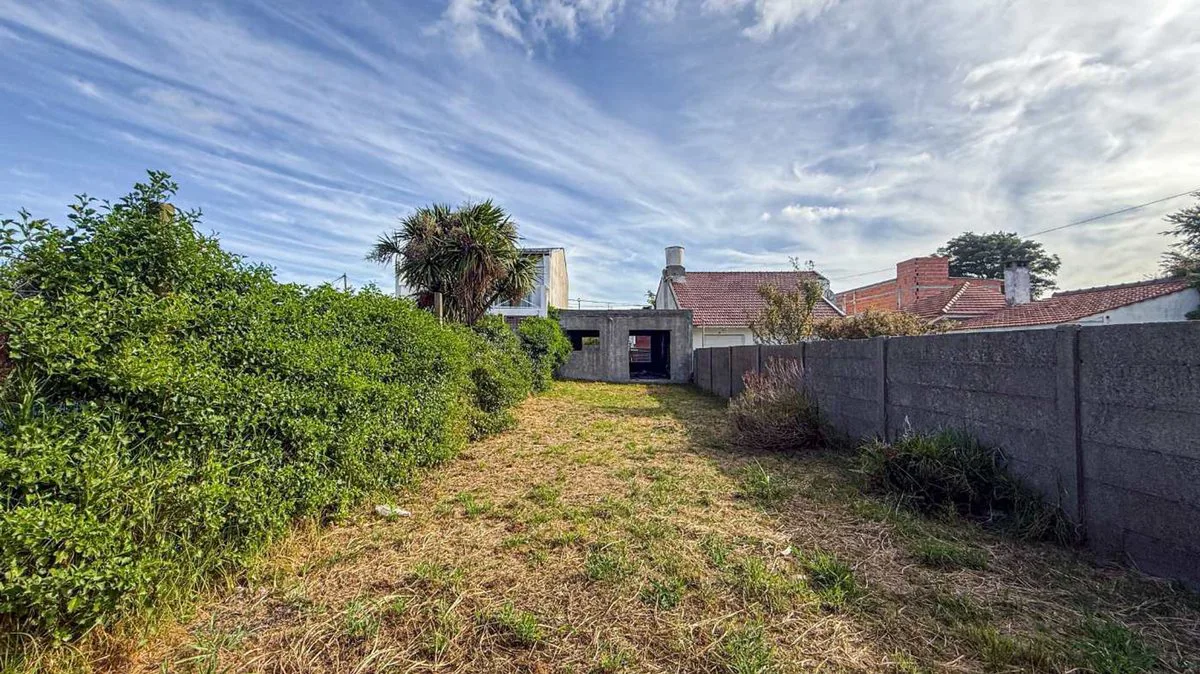 Venta lote con construcción en Termas Huinco foto 4