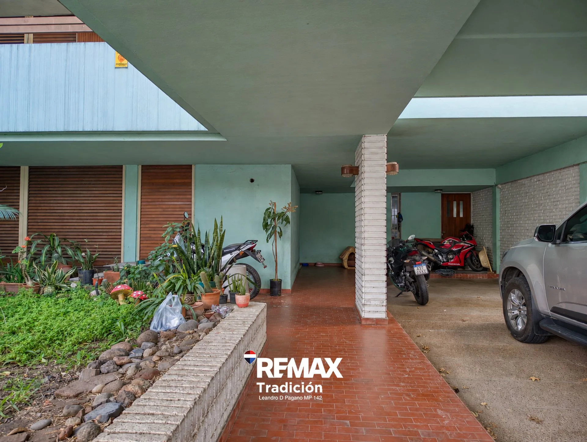 Casa de 12 ambientes en Venta Pleno Centro de Rcia foto 3