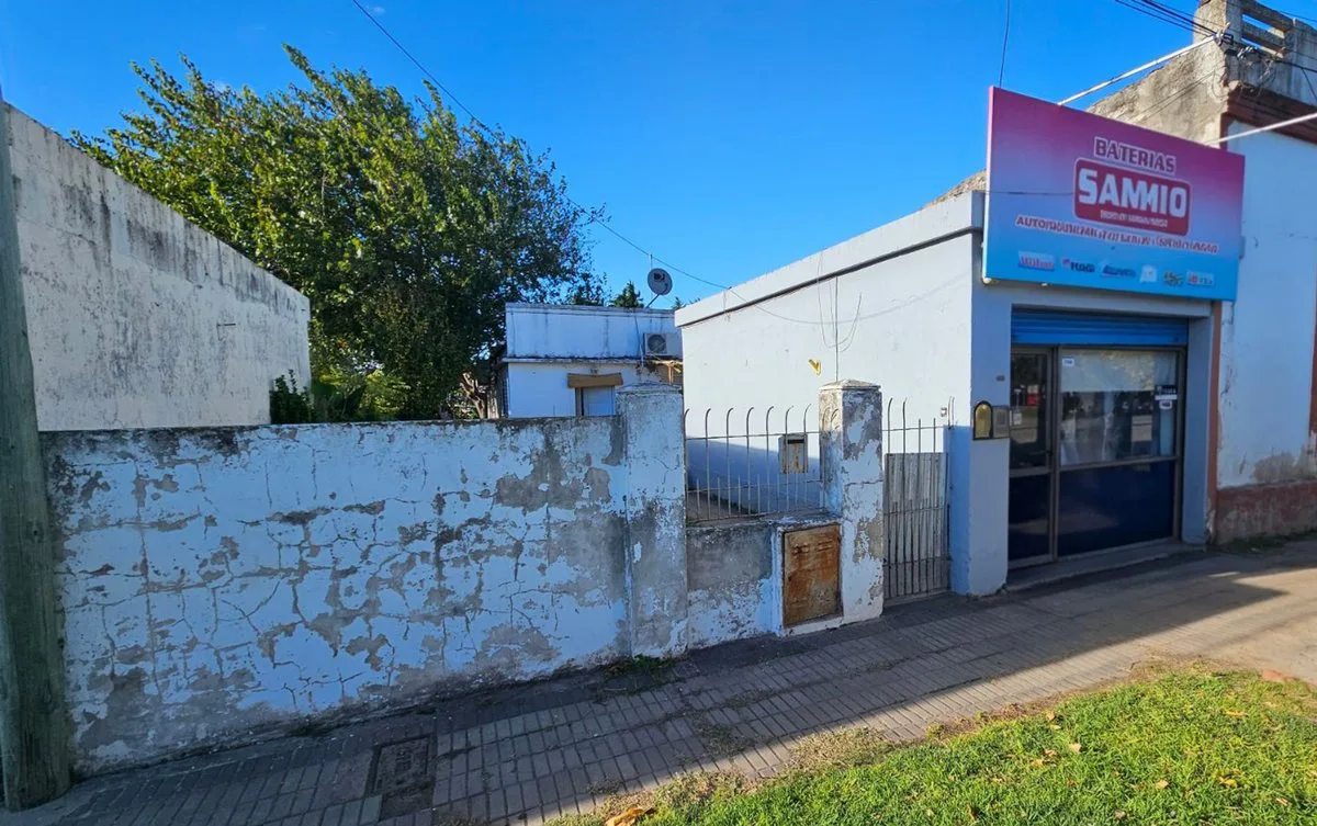 VENTA CASA 2 DORMITORIOS Y LOCAL RAMALLO PUEBLO