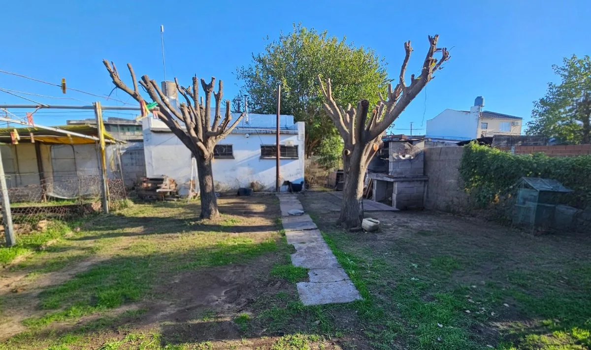 VENTA CASA 2 DORMITORIOS Y LOCAL RAMALLO PUEBLO foto 4