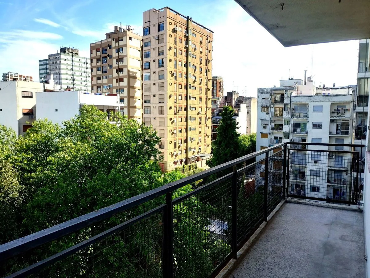 VENTA 4 AMB EDIFICIO FRENTE A PARQUE RIVADAVIA!!! foto 3