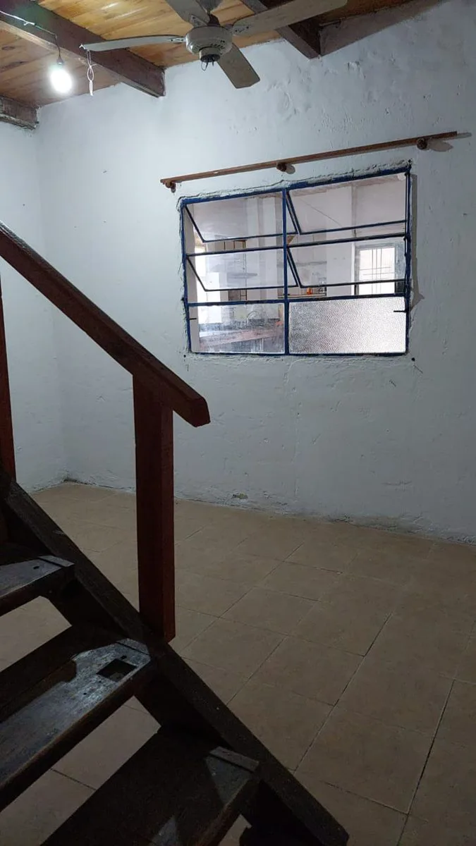 CASA AMPLIA EN BARRIO TRANQUILO-GRAN POTENCIAL foto 5