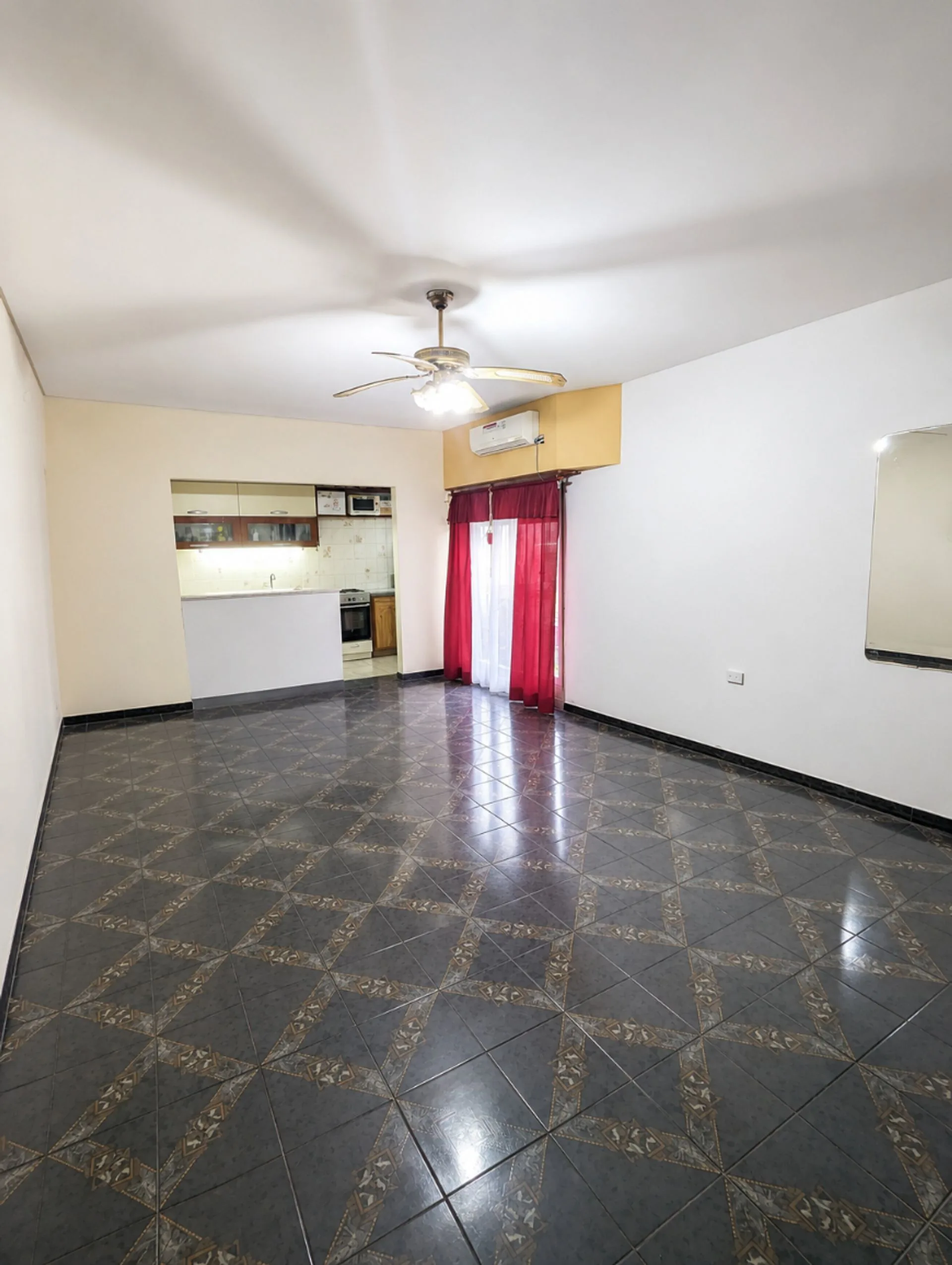 Dpto 3 Ambientes PB con Doble Patio WILDE CENTRO foto 3