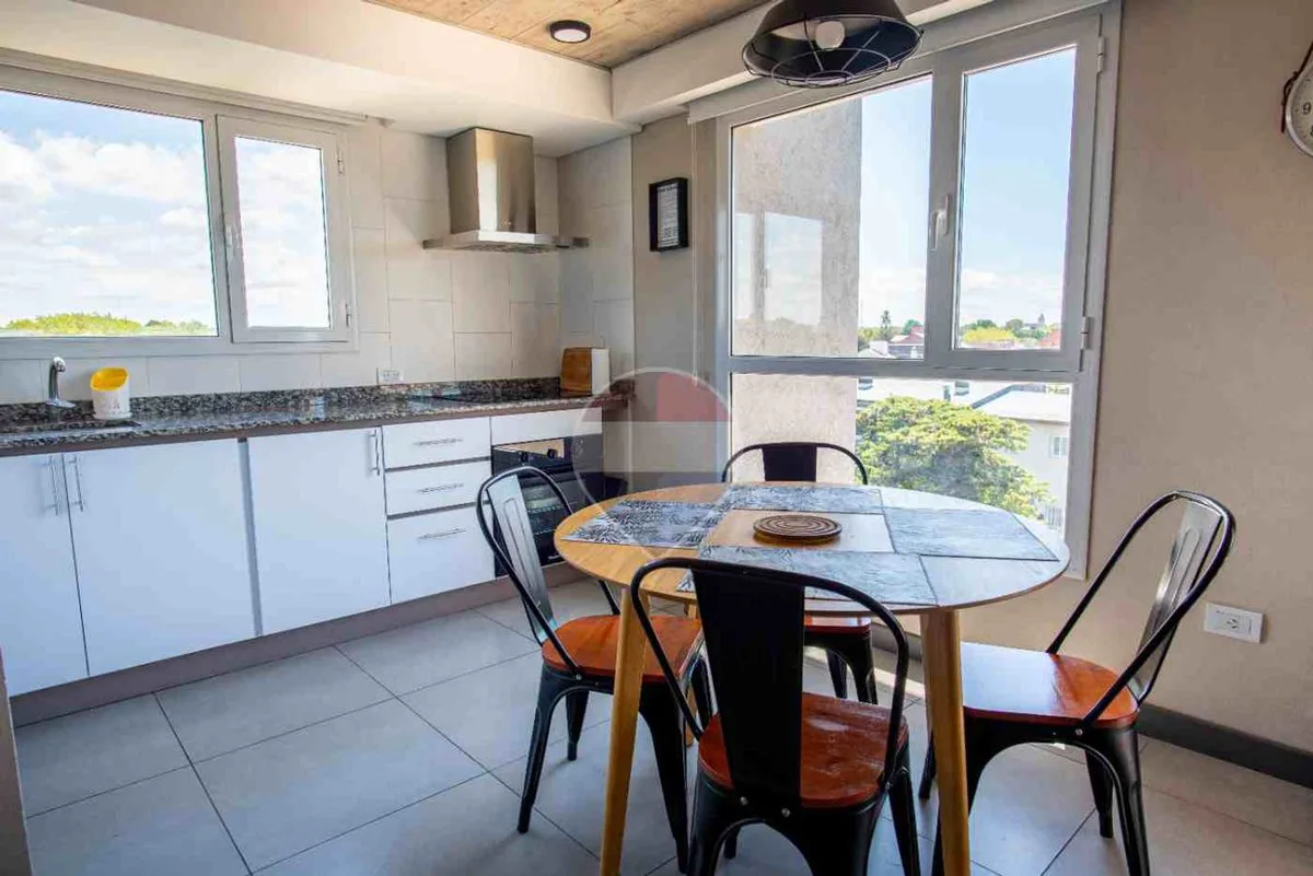 DEPARTAMENTO EN VENTA OSTENDE VISTA AL MAR COCHERA foto 3