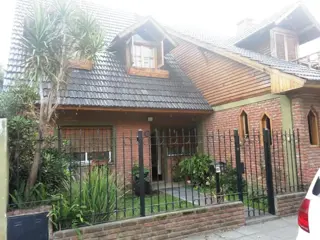 Chalet 4 dormitorios en Banfield foto 1
