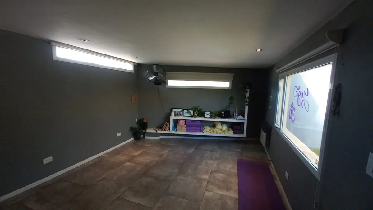 VENDE CASA Bº LOS EUCALIPTOS - JUANA KOSLAY - SL foto 2