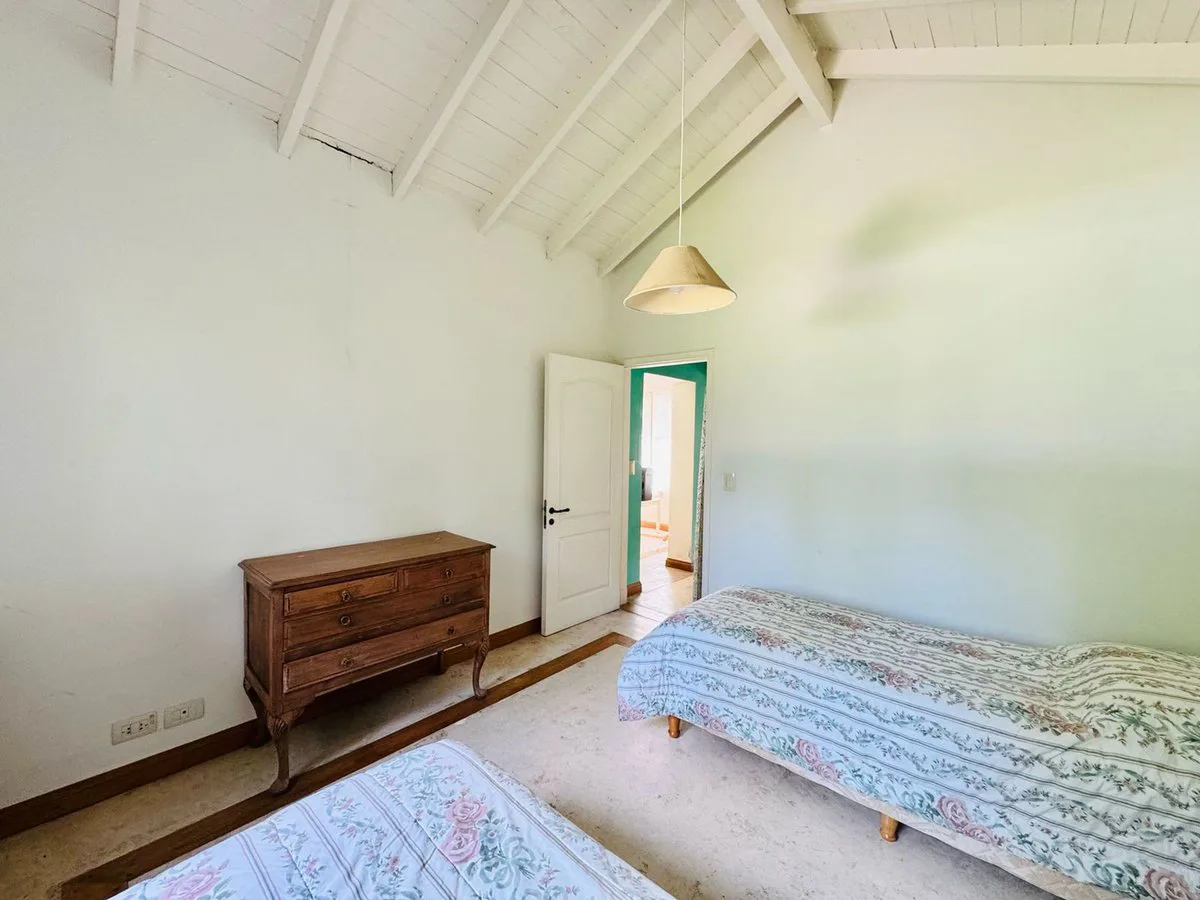 IMPORTANTE CASA 5 AMBIENTES EN COUNTRY EL PARAISO foto 4
