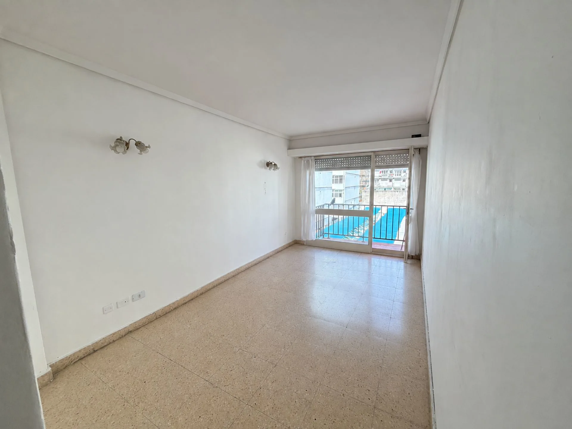 VENTA DEPARTAMENTO 2 AMBIENTES BALCON FRENTE foto 2