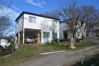 Complejo de departamentos en venta - Tanti foto 2