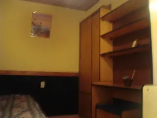 GLEW: CASA CON GARAGE Y DEPTO+DOS LOCALES A 6 CUADRAS DE LA EST. DE GLEW 
** APTA CREDITO ** foto 5