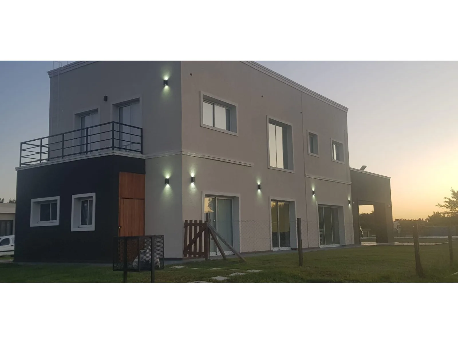 Venta Casa 5 ambientes en Barrio Cruz del Sur San Vicente foto 2