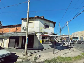 Local + Departamento 2 Amb en Venta en Pablo Podesta, Tres De Febrero, Buenos Aires . foto 3
