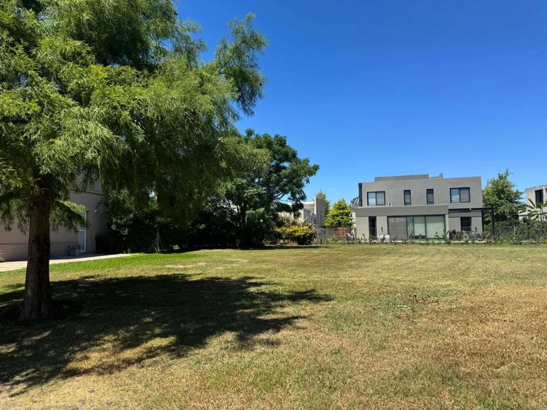 VENTA LOTE CENTRAL AYRES PLAZA- COMUNIDAD 10 foto 3