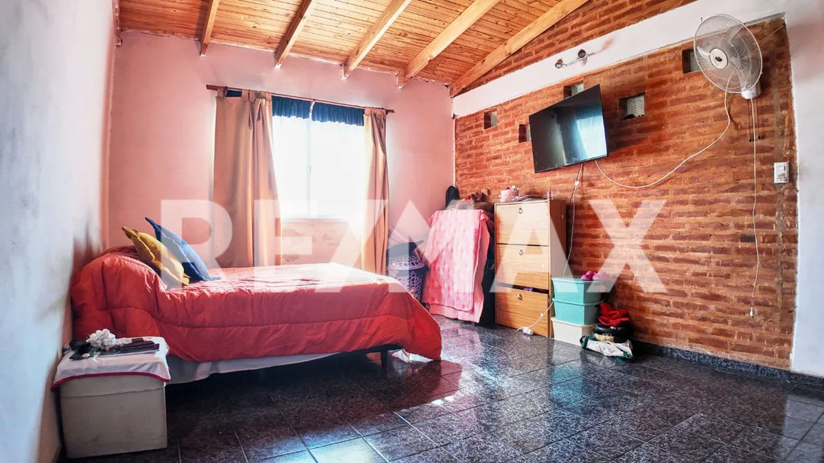VENTA CASA 3 DORMITORIOS B CERRADO PLOTTIER foto 5