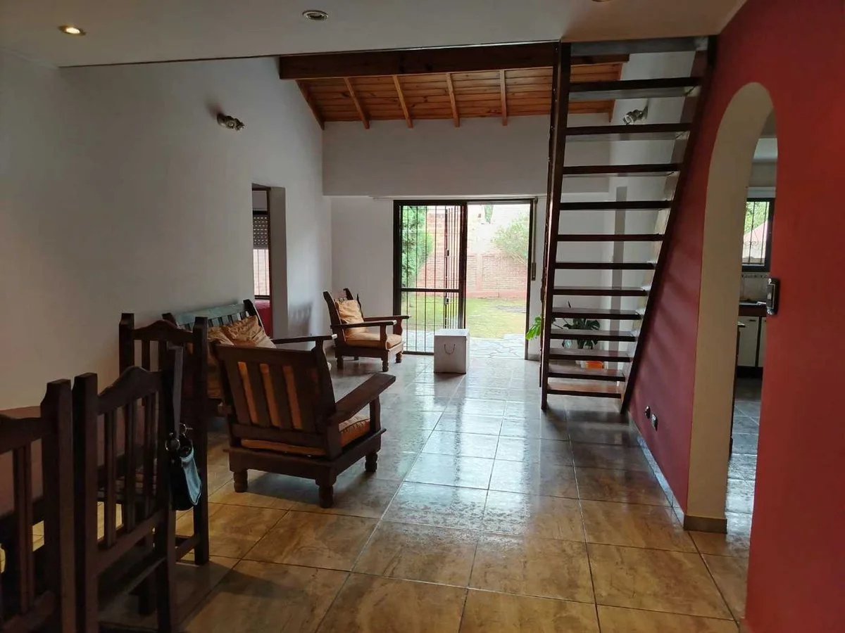 Venta Casa 4 ambientes c patio Santa Clara del Mar foto 4