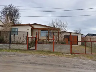 VENTA DE CASA B. PROVINCIAS UNIDAS TOLHUIN foto 1