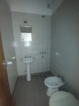 ALQUILO EXCELENTE DEPARTAMENTO DE UN DORMITORIO ZONA CUENCA DEL PLATA YA PASOS DEL CENTRO DE POSADAS foto 4
