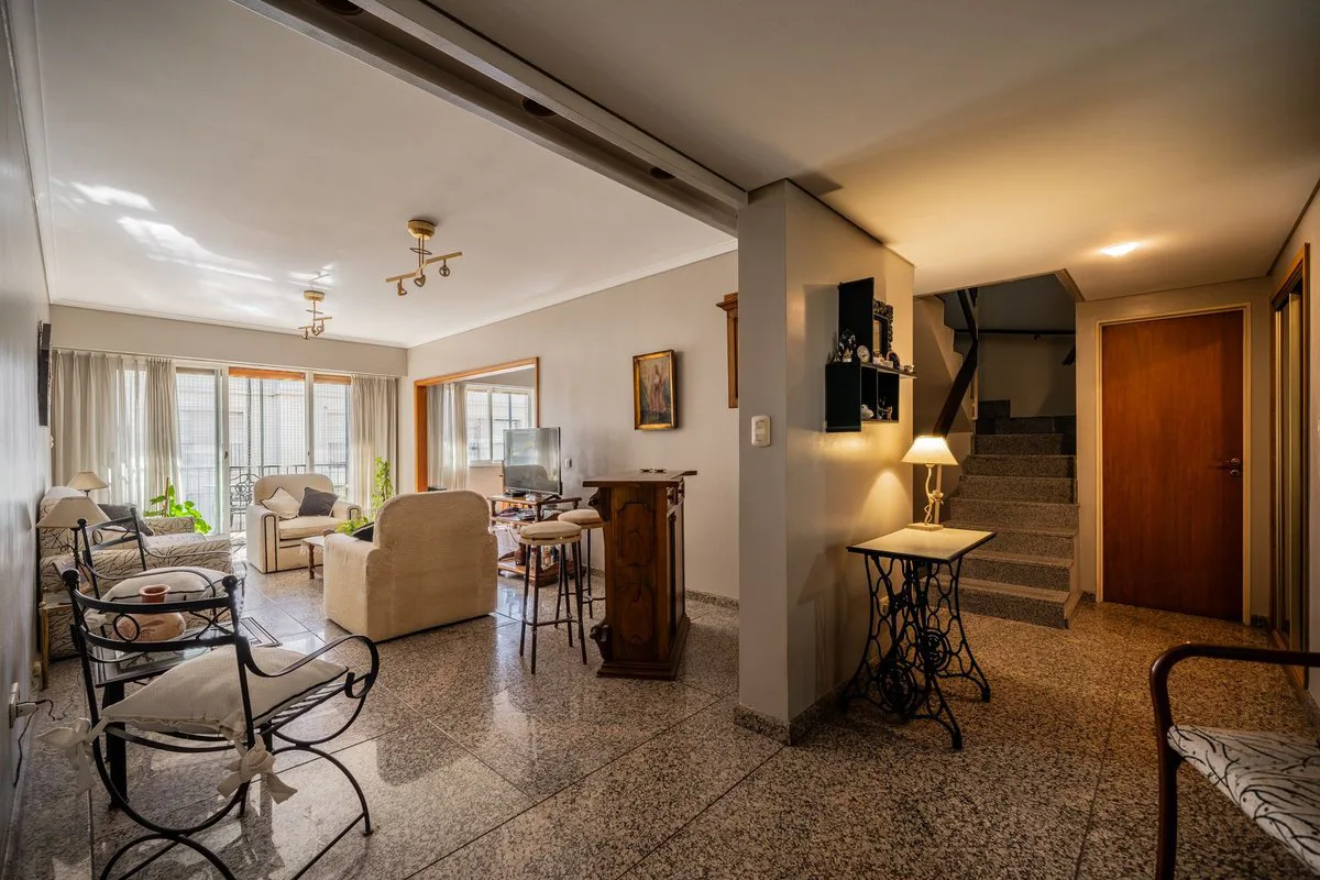 DEPTO 5 AMBIENTES EN VENTA EN PALERMO CON COCHERA foto 4