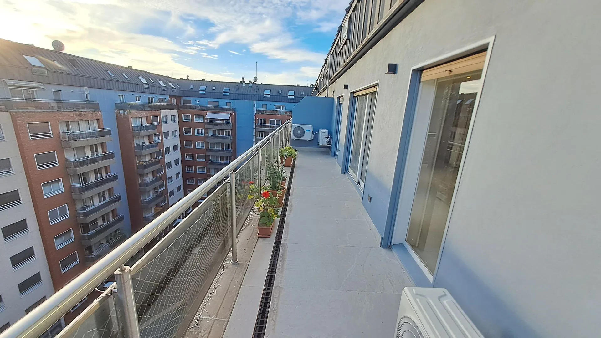 ALQUILER DUPLEX  PTO MADERO CON COCHERA Y BAULERA foto 5