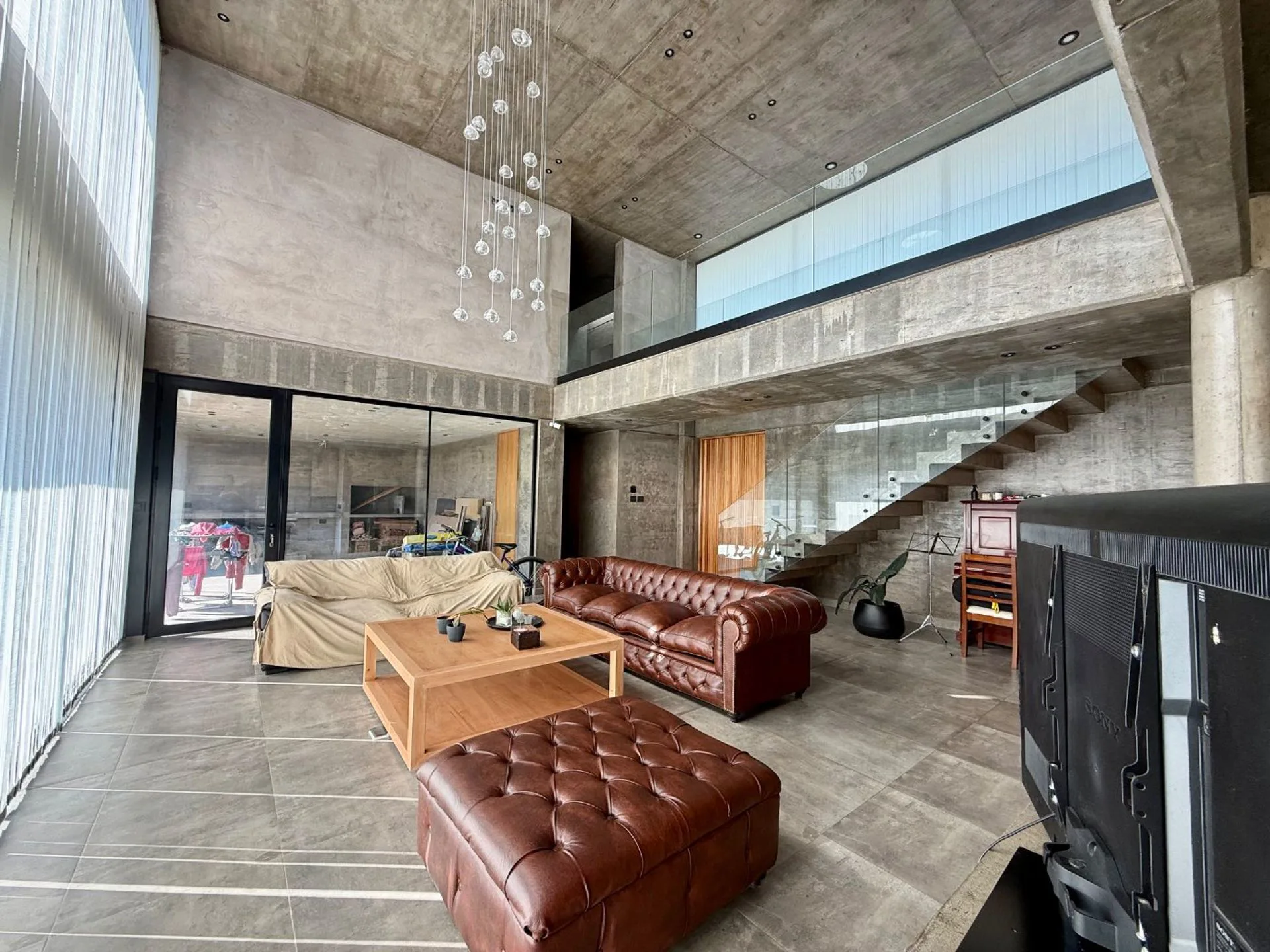 VENTA CASA BAJO LA VIÑA 445 m2 + 1092 m2 TERRENO foto 5
