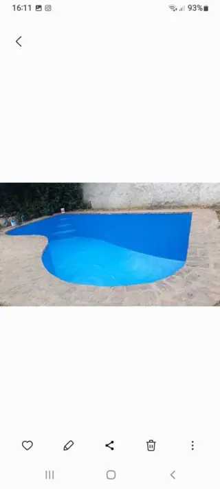EXCELENTE CASA QUINTA DE TRES AMBIENTES CON GALERIA A REFACCIONAR  PISCINA  GALPON DE HERRAMIENTAS Y AMPLIO PATIO SOBRE CALLE CON ASFALTO A 500 METROS foto 3