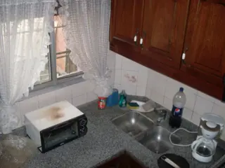 EXCELENTE CASA QUINTA DE TRES AMBIENTES CON GALERIA A REFACCIONAR  PISCINA  GALPON DE HERRAMIENTAS Y AMPLIO PATIO SOBRE CALLE CON ASFALTO A 500 METROS foto 5