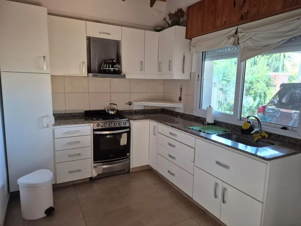 CASA EN VENTA EN CAPILLA DEL SEÑOR CON PILETA. foto 3
