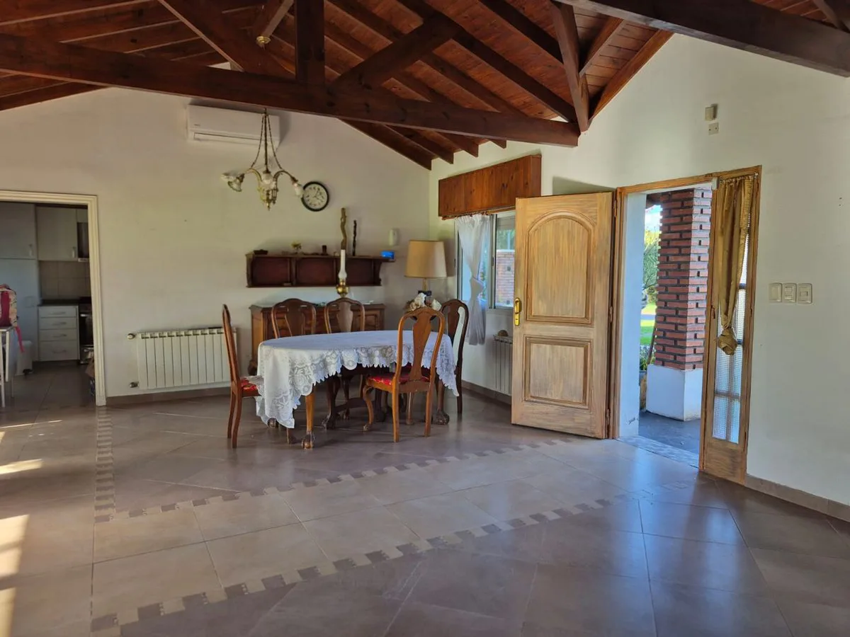 CASA EN VENTA EN CAPILLA DEL SEÑOR CON PILETA. foto 5