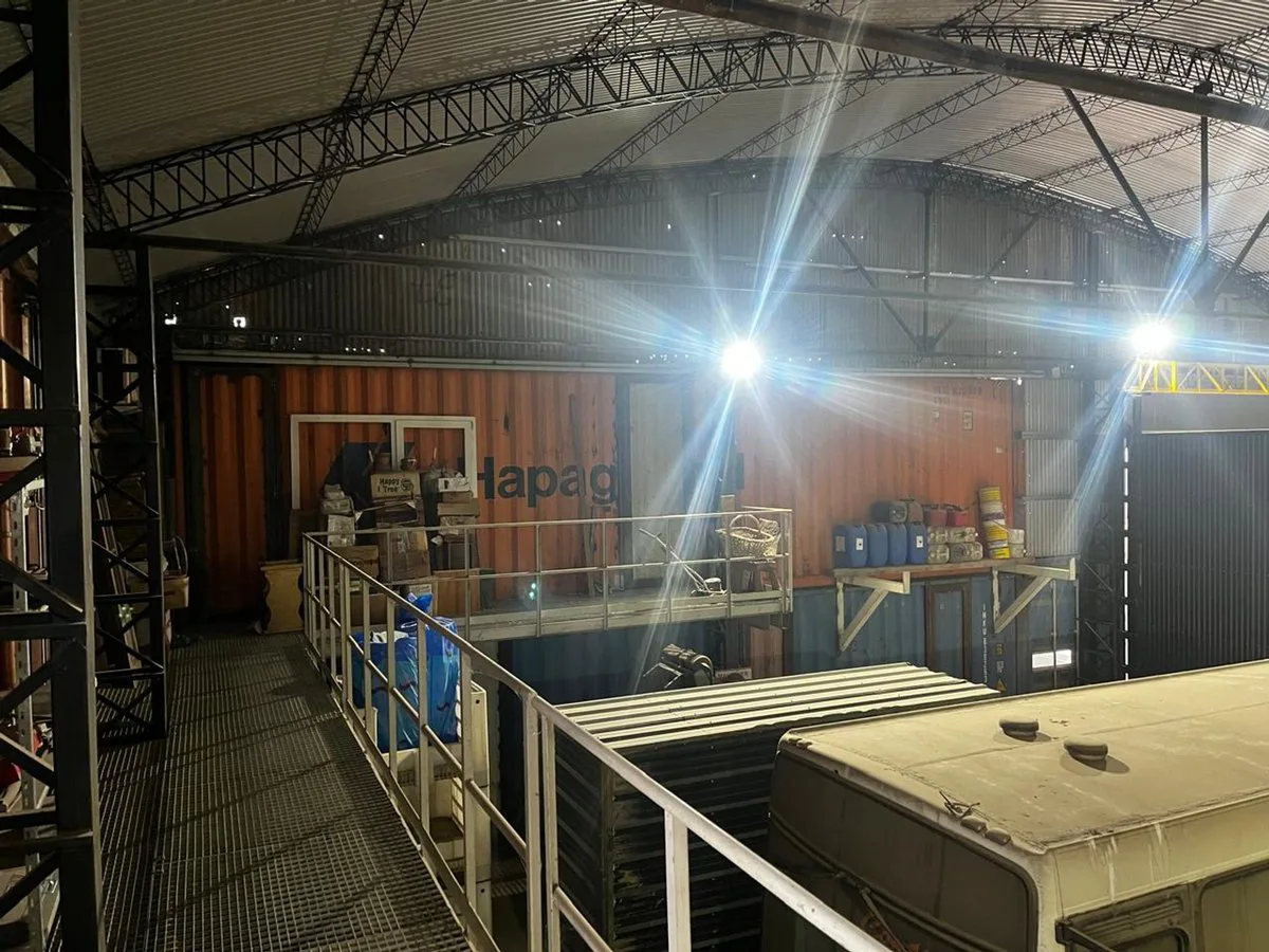 VENTA GALPÓN COMERCIAL CON OFICINAS RIO NEGRO foto 4