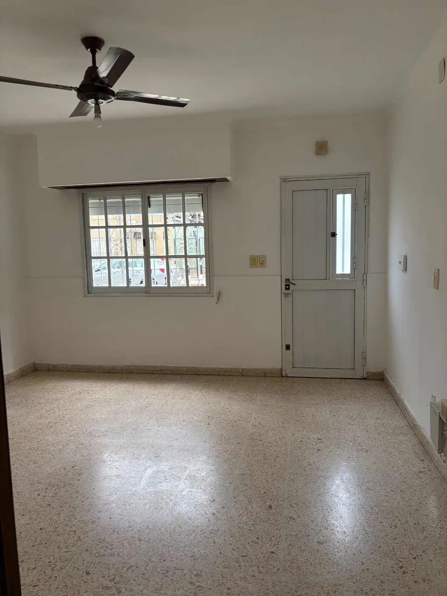 Venta de Casa 4 Dormitorios, Pileta y Quincho foto 2