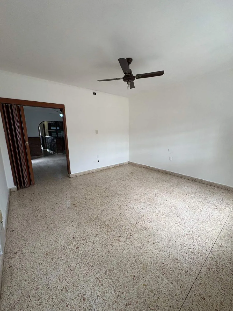 Venta de Casa 4 Dormitorios, Pileta y Quincho foto 3