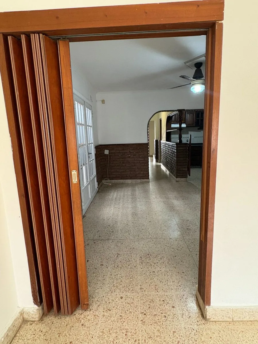 Venta de Casa 4 Dormitorios, Pileta y Quincho foto 4