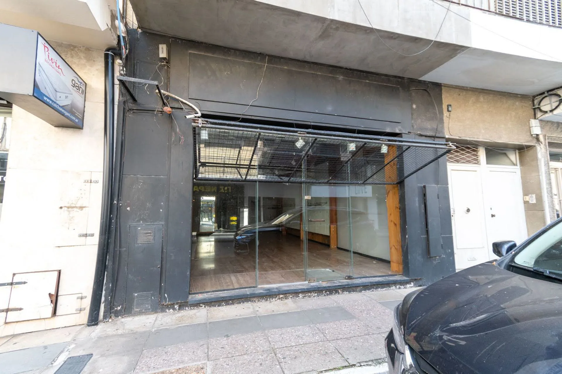 VENTA– LOCAL COMERCIAL EN PLENO CENTRO DE SANTA FE foto 3