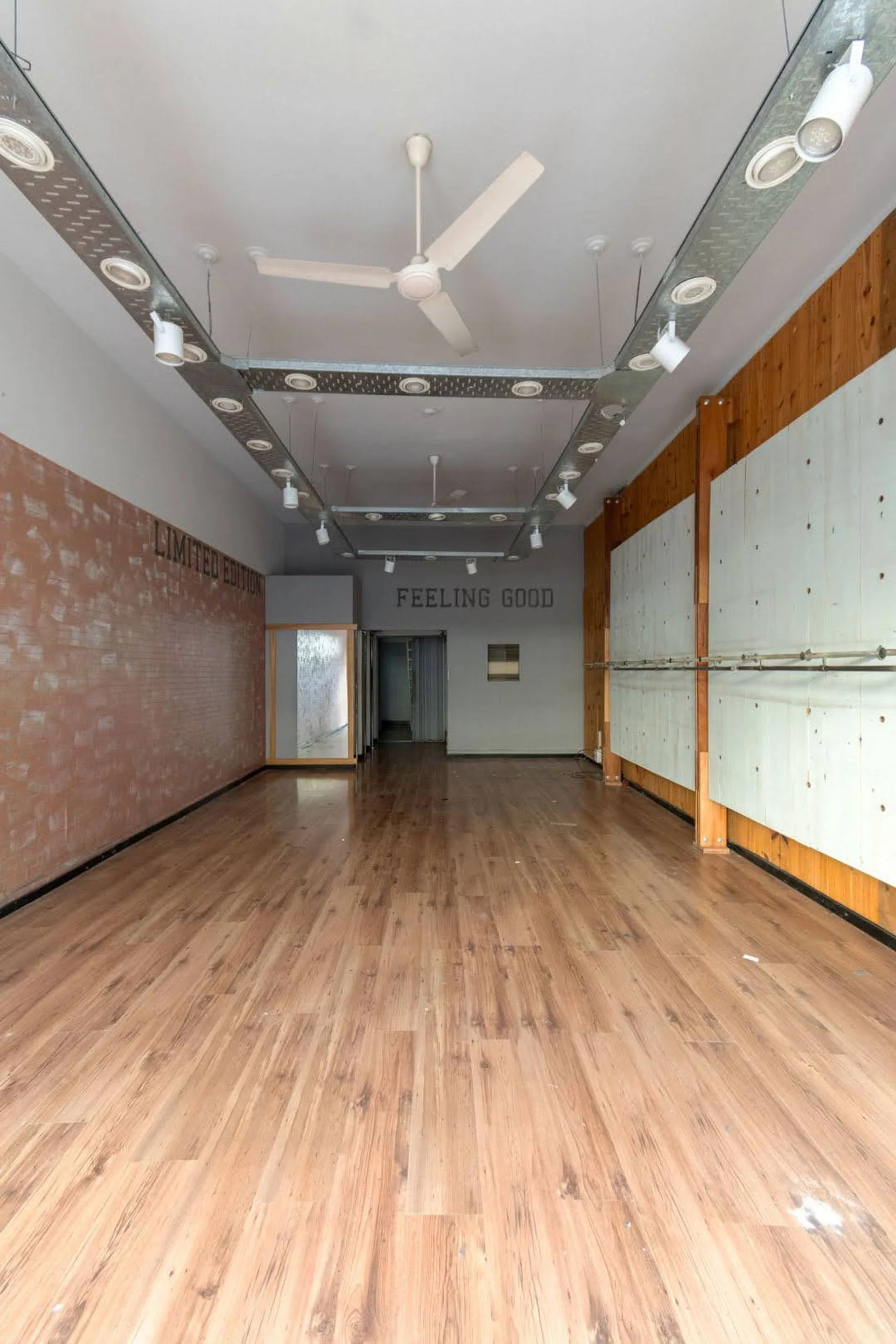 VENTA– LOCAL COMERCIAL EN PLENO CENTRO DE SANTA FE foto 5