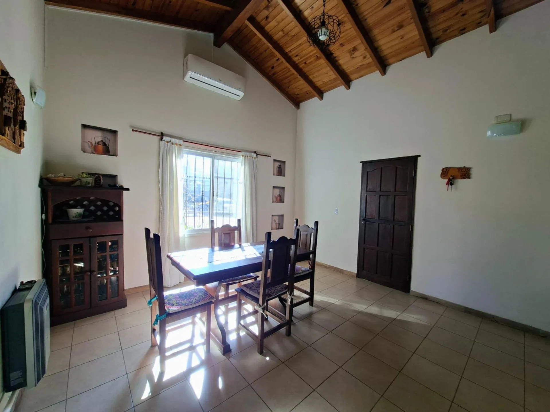 VENTA CASA 3 DORM. 2 BAÑOS JARDIN - LUJAN DE CUYO foto 3
