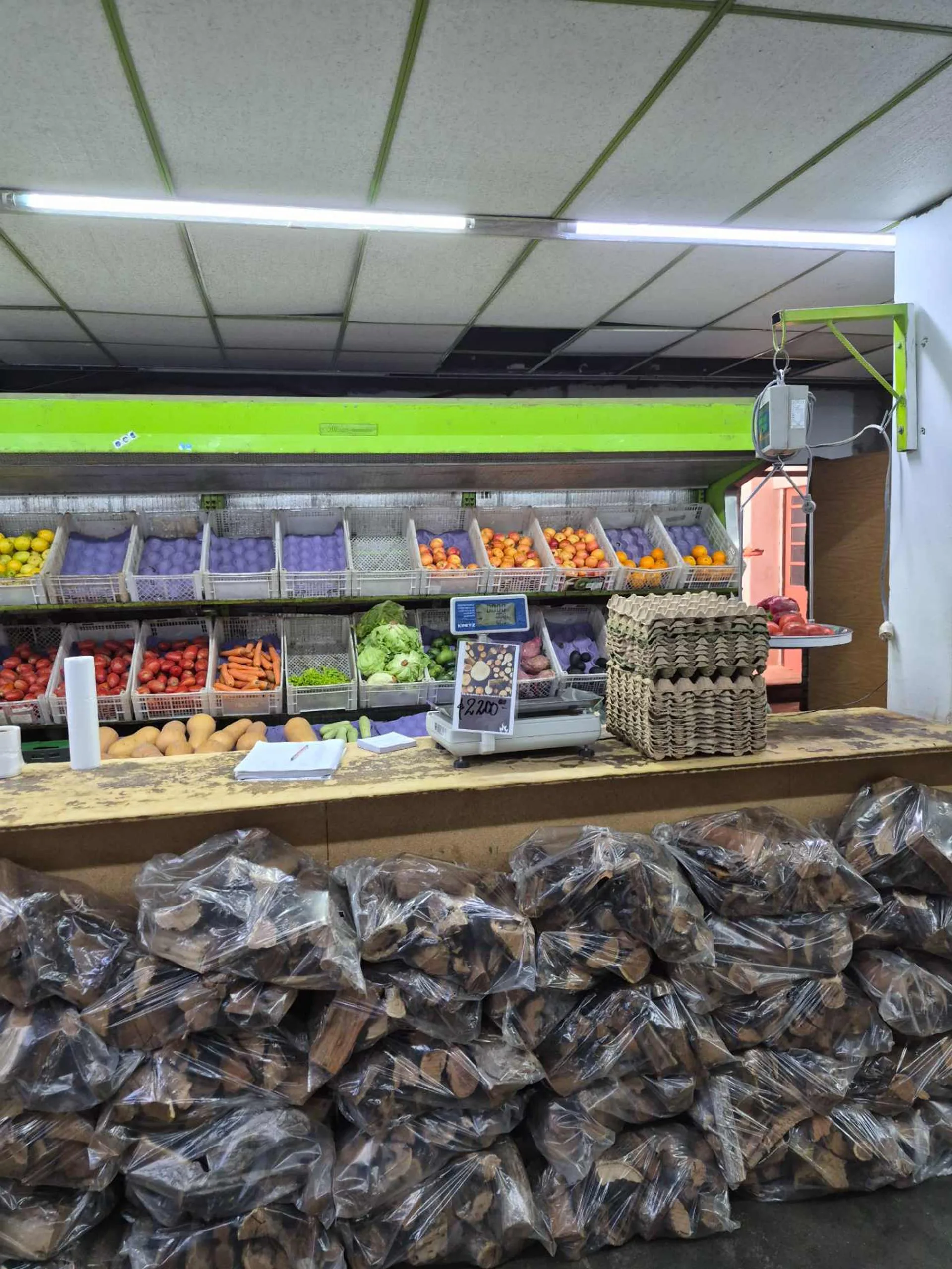 Amplia Vivienda con Gran Salón Comercial San Luis foto 4