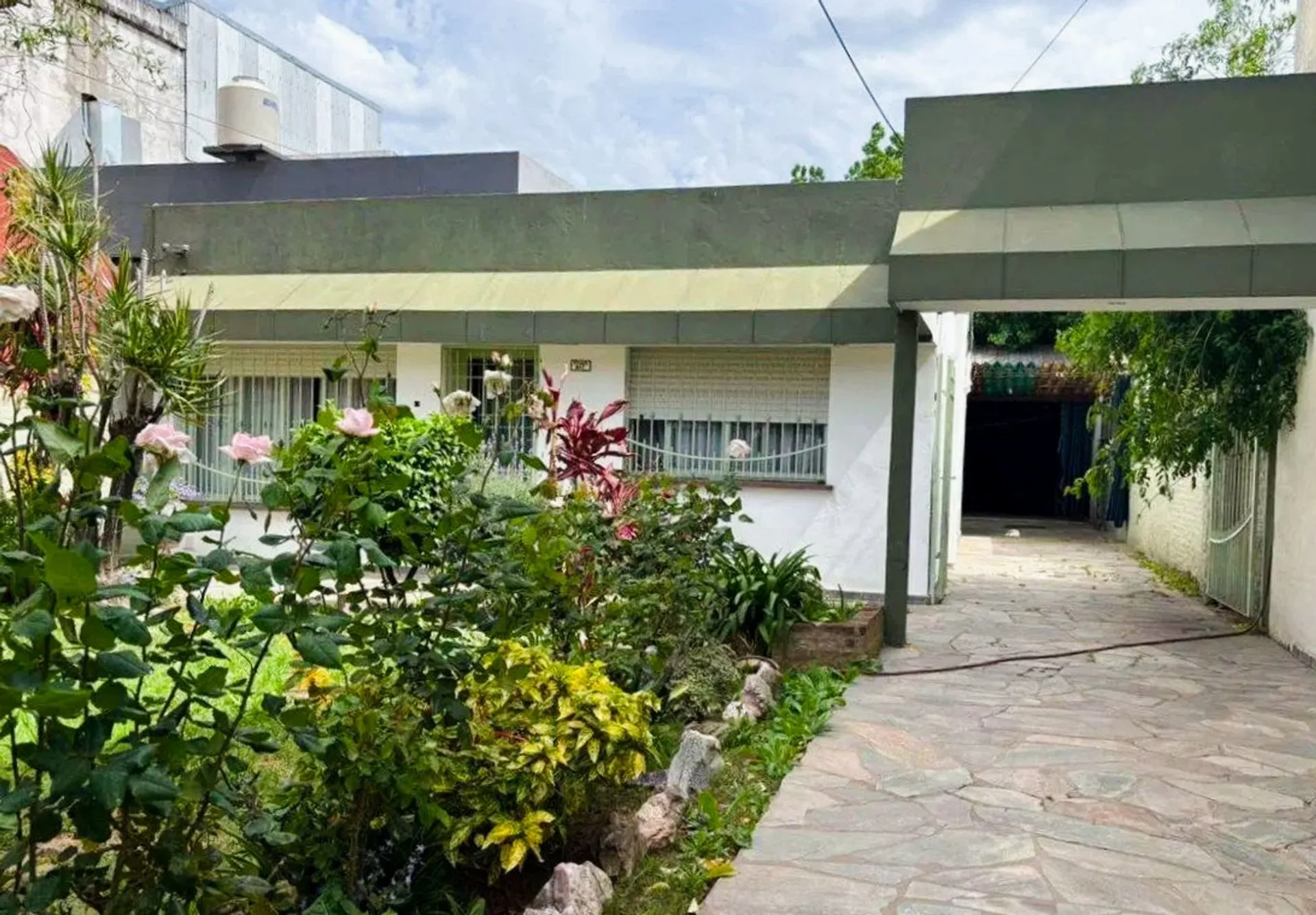 VENTA CASA AMERICANA 3 AMBIENTES CON GALPON foto 3