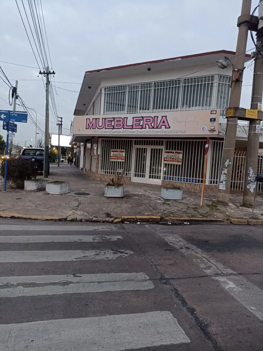 LOCAL COMERCIAL EN ALQUILER – ESQUINA ESTRATÉGICA SOBRE AV. PRESIDENTE PERÓN – VILLA LUZURIAGA foto 5