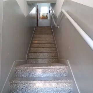 VENTA DEPARTAMENTO DE 4 AMBIENTES CON COCHERA, CERCA DEL CENTRO DE FLORENCIO VARELA foto 4