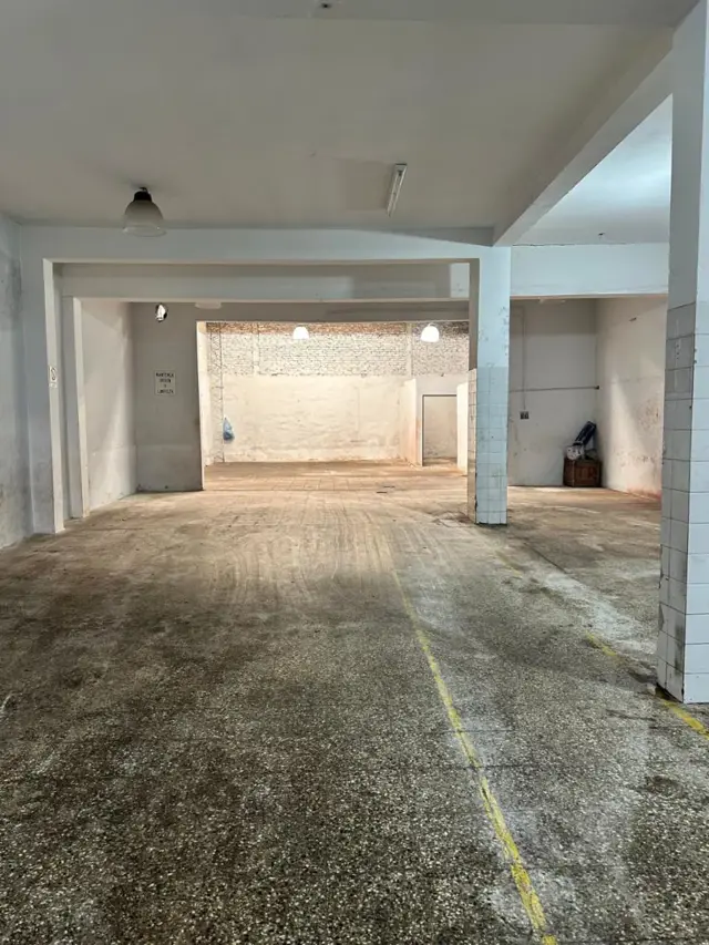 ALQUILER - LA TABLADA - GALPON 240 m2  - SOBRE AVENIDA CROVARA