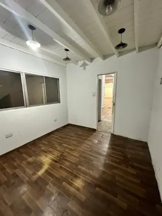 ALQUILER - LA TABLADA - GALPON 240 m2  - SOBRE AVENIDA CROVARA foto 5