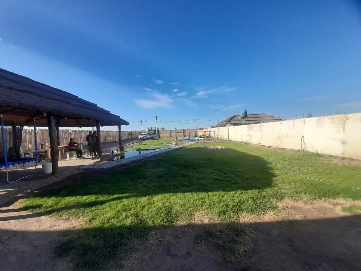 VENTA QUINCHO CON PILETA COLONIA SEGOVIA