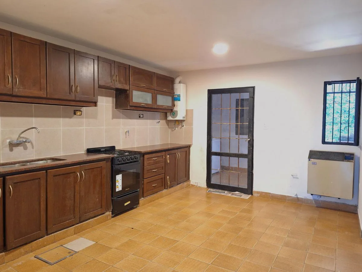 Casa tipo duplex  en venta 4 dorm zona Av America foto 5