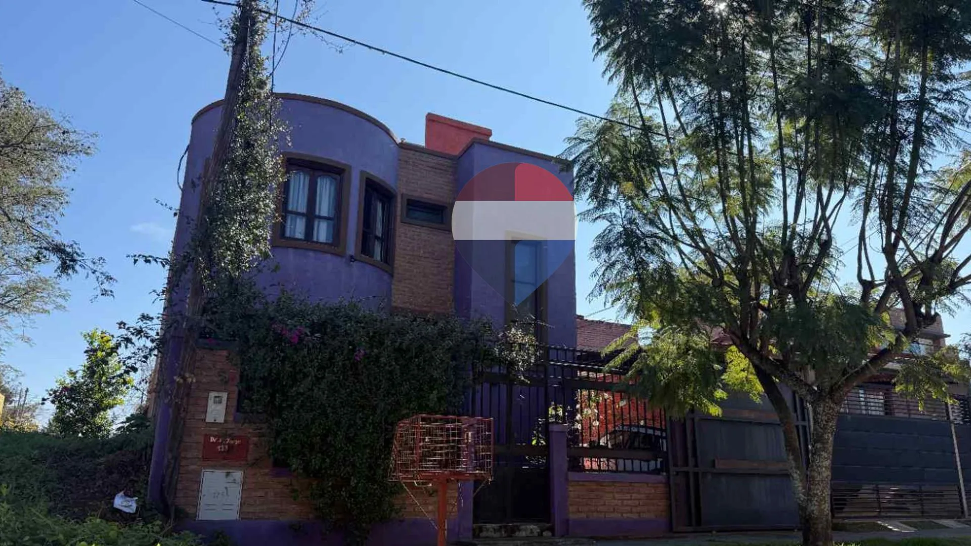 VENTA CASA 2 DORM- 310 m2 B° BAJO LA VIÑA