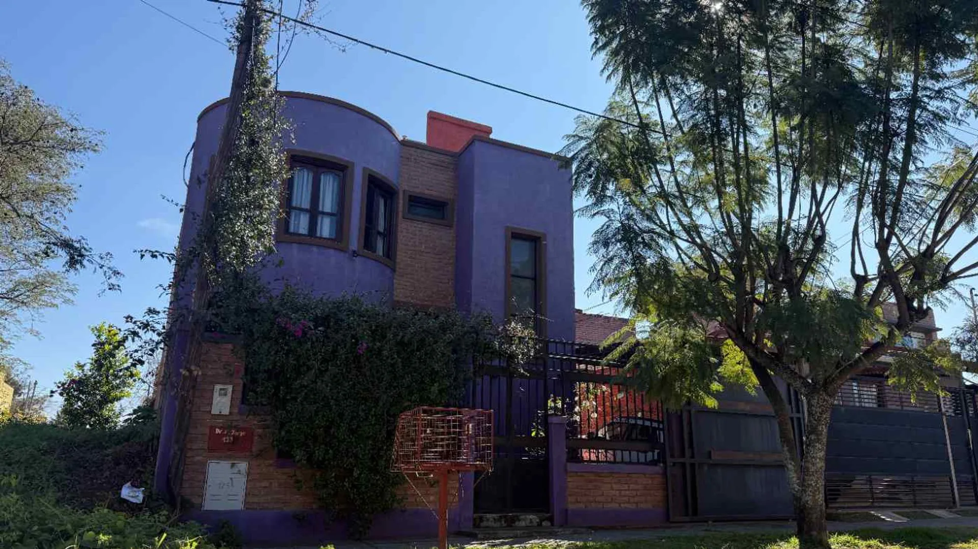 VENTA CASA 2 DORM- 310 m2 B° BAJO LA VIÑA foto 2