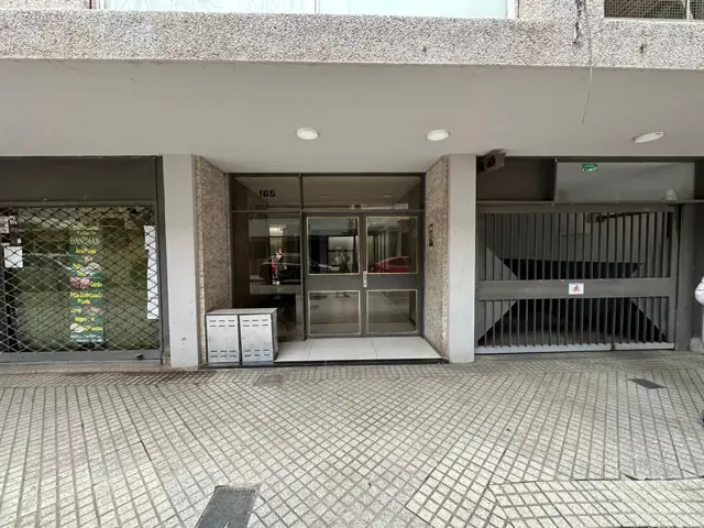 Departamento de categoria 3 dormitotios c/ cochera