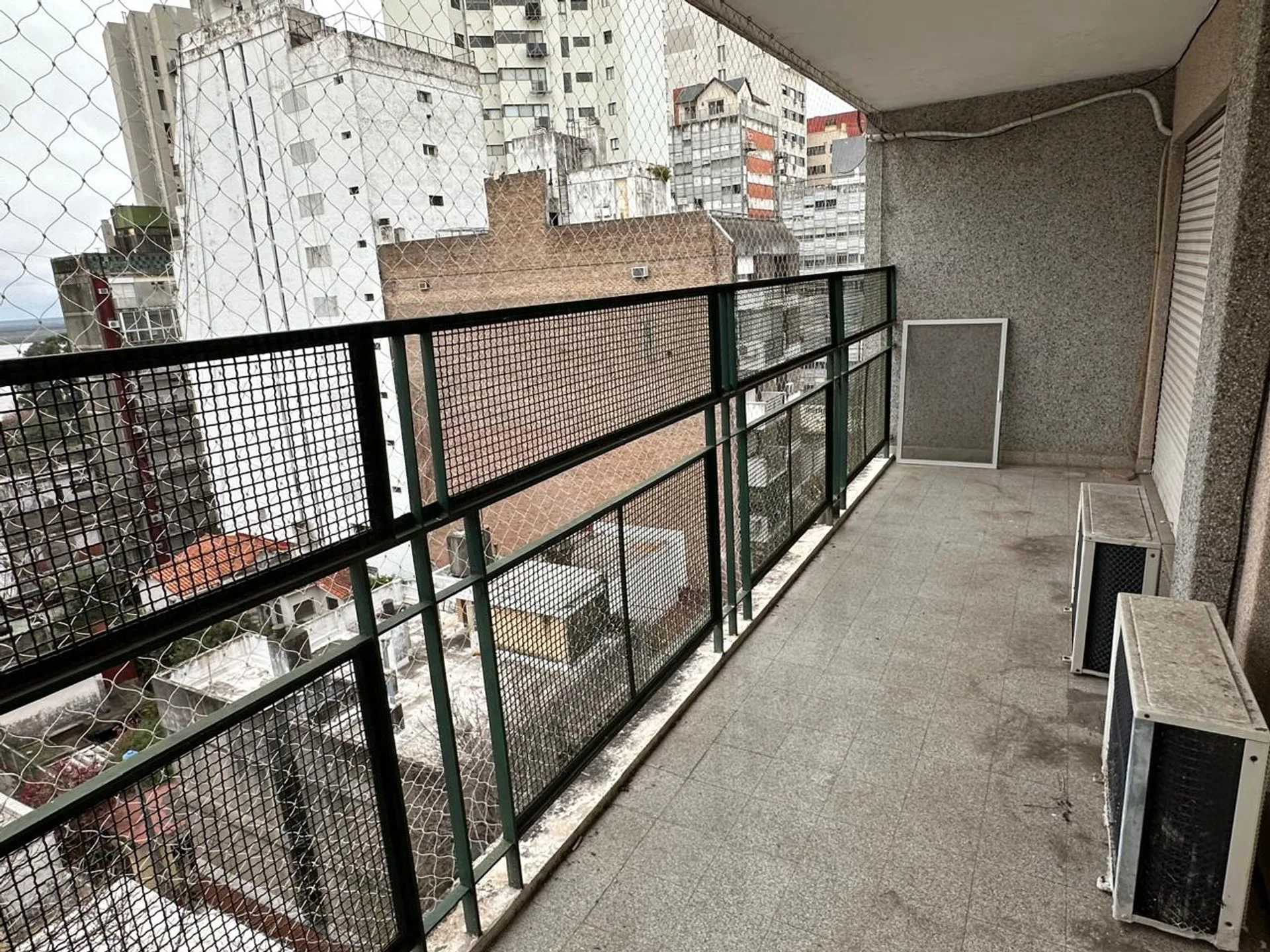 Departamento de categoria 3 dormitotios c/ cochera foto 3