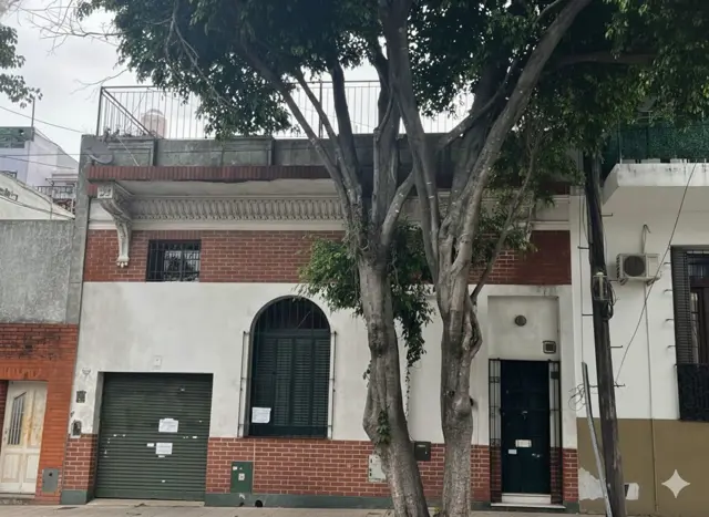 Venta Casa 4 Ambientes -A Reciclar - Con Cochera