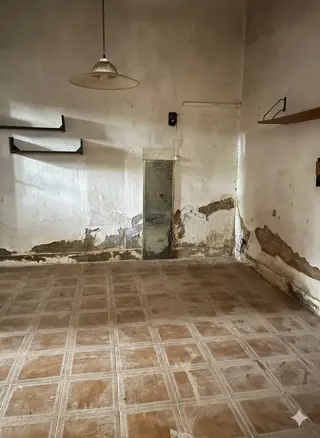Venta Casa 4 Ambientes -A Reciclar - Con Cochera foto 5