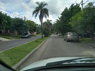 EXCELENTE PROPIEDAD DE TRES AMBIENTES BARRIO CERRADO ALTOS DE PACHECO SOBRE RUTA 9 foto 2